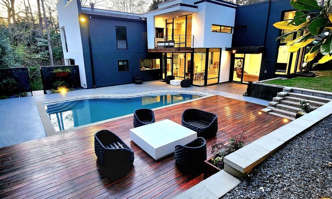 North Buckhead House | Hi End Buckhead House With Pool.