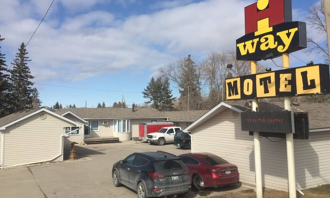 Portage La Prairie Hotel | Hi-Way Motel