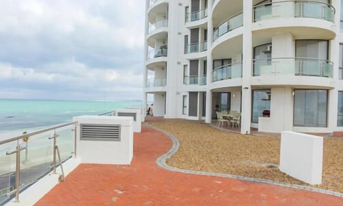 Strand Hotel | Hibernian Towers 505 Apartments