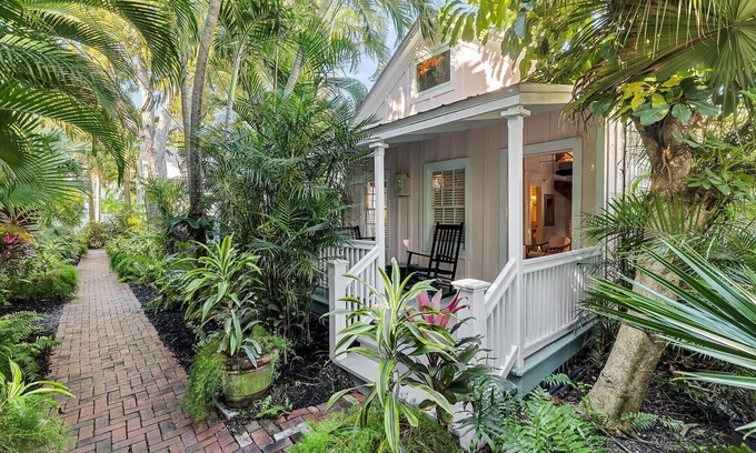 Historic Seaport Cottage | ~Hibiscus Cottage~ Adults Only cottage near Duval with shared pool