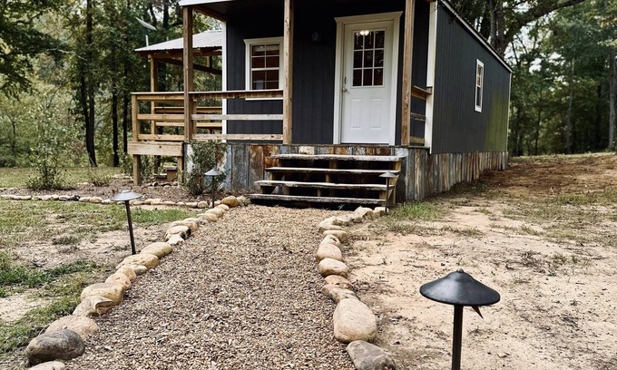 Cedar Bluff Cabin | Hickory Cabin @ Little River Hideout - Cozy tiny home right on Little River