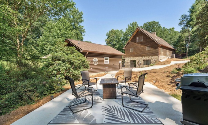 Hickory Apartment | Hickory Hideaway: Forest-View Haven w/Fire Pit!