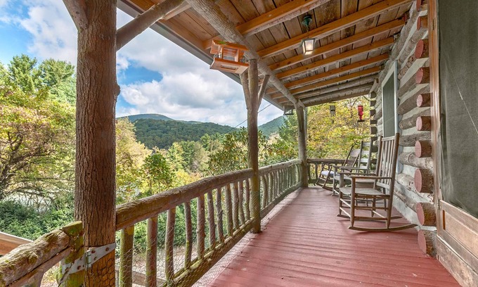 Gerton Cabin | Hickory Nut Lodge, Romantic, Cozy, Amazing Views, Hot Tub, Fireplace, Pets OK