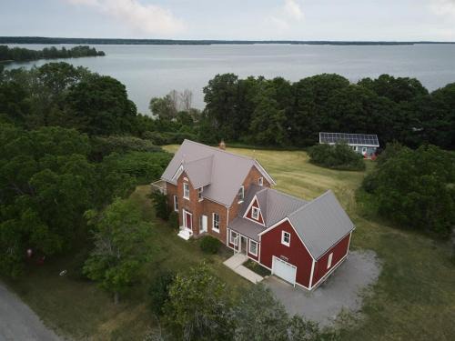 Milford House | Hicks Holme - Beach Front Victorian