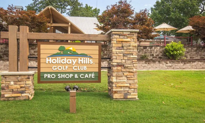 Branson Condo | HICV Holiday Hills Resort studio unit Sunday check-in