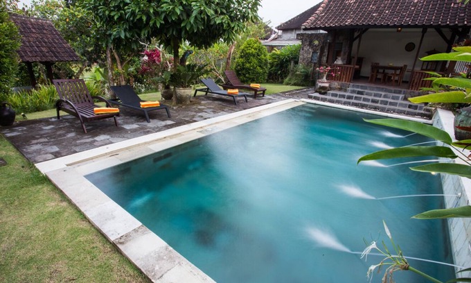 Dalung House | Hidden 4 Bedroom Joglo Historical Home, Large garden, Natural Eco living!