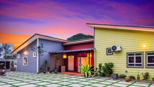 Benggali House | Hidden 4BR Cottage House Retreats (Free Parking)