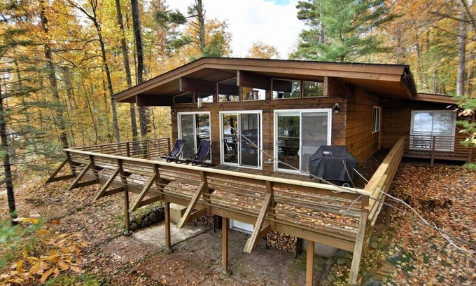 Drummond Cabin | Hidden Bay on Lake Owen with Dock and Island Access!
