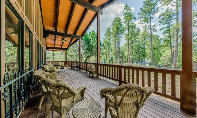 Alto Cabin | Hidden Buffalo Lodge | Sleeps 14 Hot Tub Porch