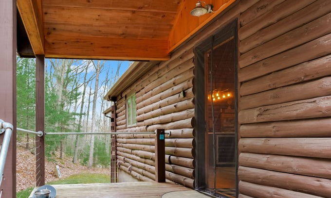 Lost River Cabin | Hidden Cabin Retreat with Hot Tub in Lost City, WV