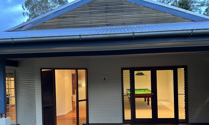Brisbane House | Hidden Charm Retreat in the Heart of Brookfield
