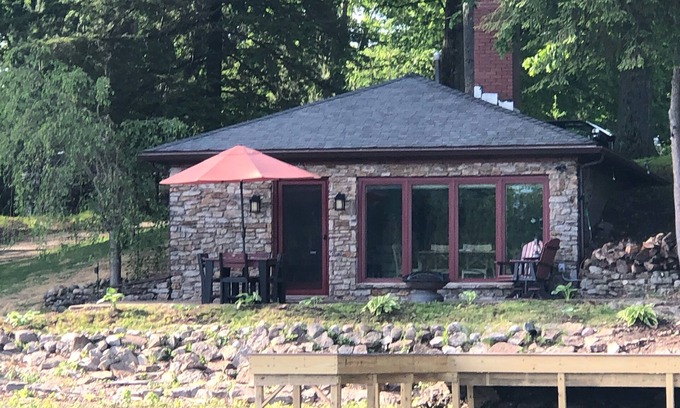 Niobe House | Hidden Cove