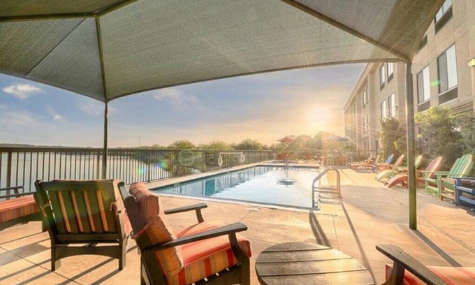 Marble Falls Hotel | Hidden Falls Inn