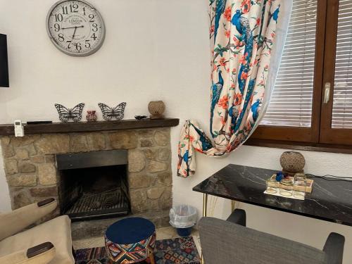 Vallromanes House | Hidden Garden Haven for 7 People