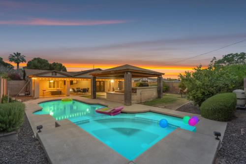 Camelback East Villa | Hidden Gem 10 min to Sky Harbor & DT!