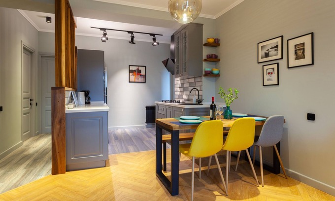 Vera Apartment | Hidden Gem by Marjanisvhili Theater