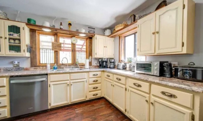 Franklin Cabin | Hidden Gem Falls, The Rainforest Waterfall Retreat with creekside fire pit!🔥