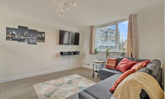 Shaftesbury Apartment | Hidden Gem in Battersea