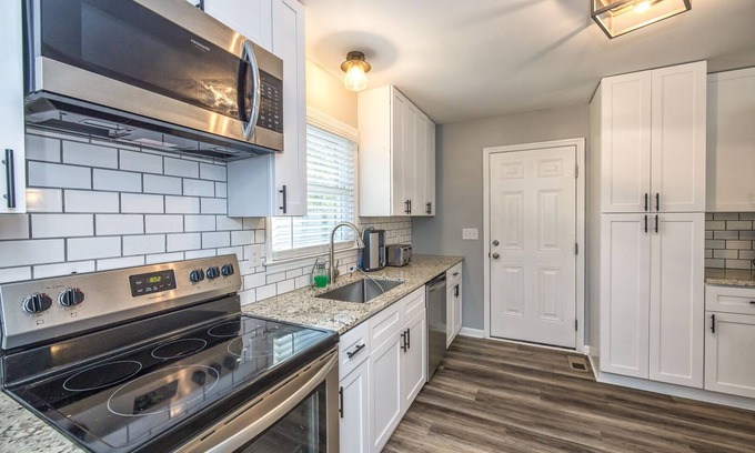 Kirkland House | Hidden Gem in Porters Neck with Hot Tub+Fire Pit