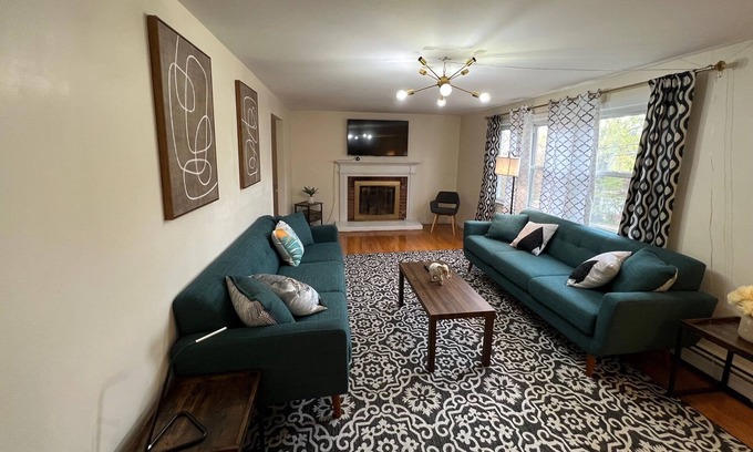 Montville House | Hidden Gem minutes from casino and many more attractions
