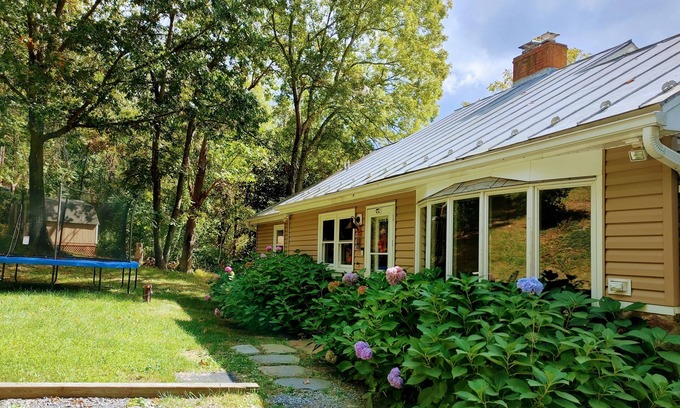 Linden Cabin | Hidden Gem on Hidden Valley Lane