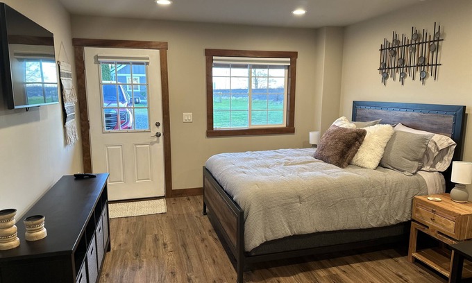 Burlington Apartment | Hidden Gem! Our brand new space in the heart of Skagit Valley!