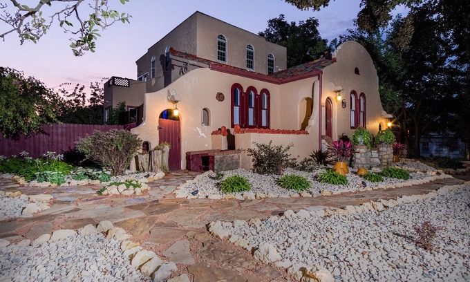 Rockford House | Hidden Gem SLEEPS 10+! nChildren & Pets welcomed!