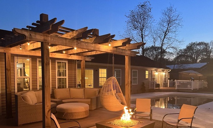 Green Creek House | Hidden Gem at the Shore with Pool & Gas Firepit