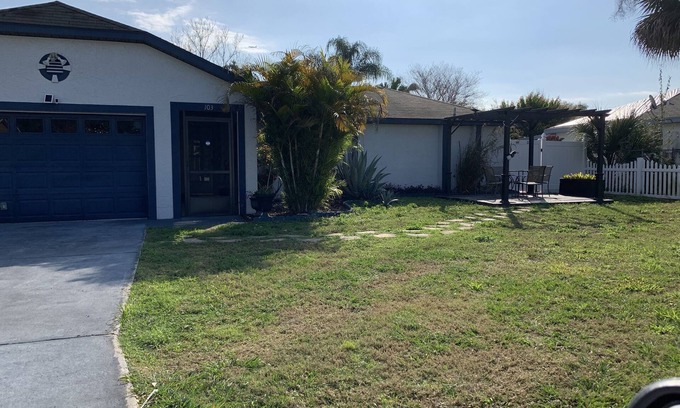 Pebble Point House | Hidden Gem with private pool for Family 20 minutes to Disney and Universal