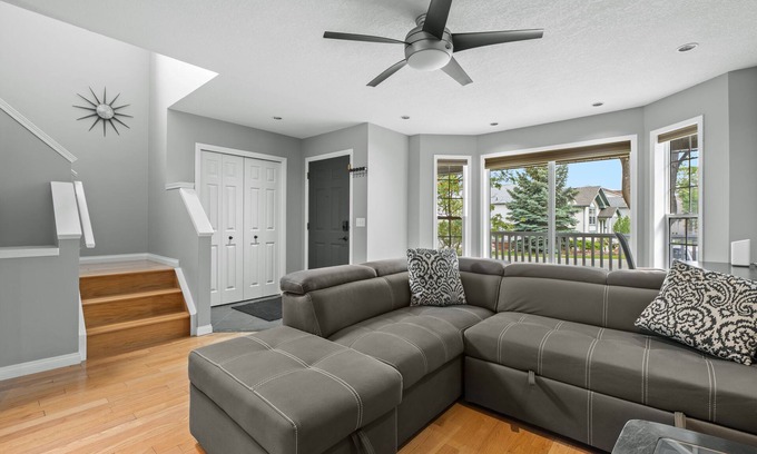 Hidden Valley House | Hidden Haven - Renovated 3Bdrm 2.5Bath in Quiet Neighborhood