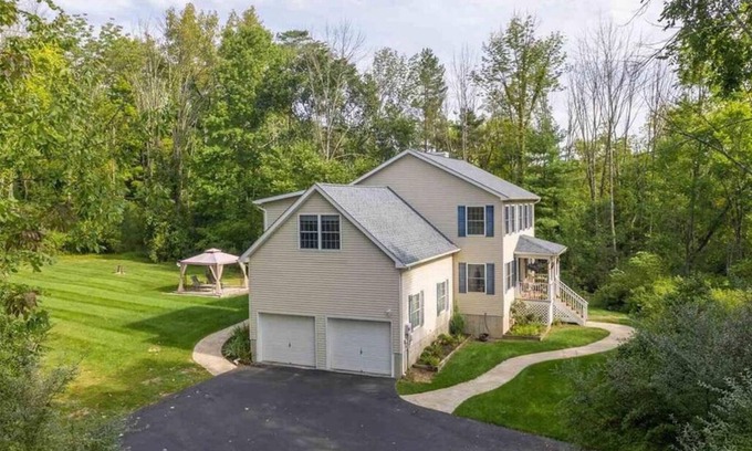 Town of Marbletown House | Hidden High Falls 4BR Oasis on 3 acres by trail!