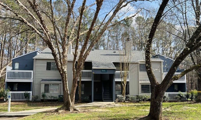 Durham Apartment | Hidden In Plain Sight, just minutes away from Duke University/Hospital!