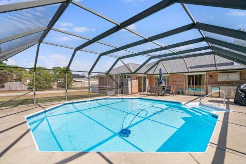 Navarre House | Hidden Jewel WITH A POOL