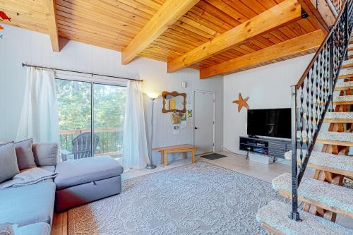 Manzanita House | Hidden Oasis - MCA #50602