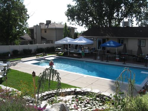 Sandy House | Hidden Retreat, Hot Tub, Relax! Upstairs of home.