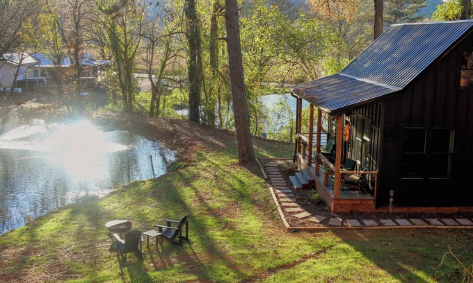 Mount Berry Cottage | Hidden Springs Cottage, Rome, GA, King Loft Bedroom, Private Lake Access