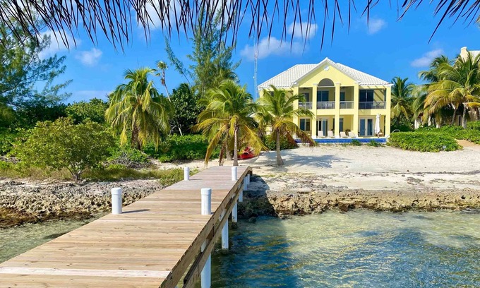 Breakers Villa | Hidden Treasure by Grand Cayman Villas