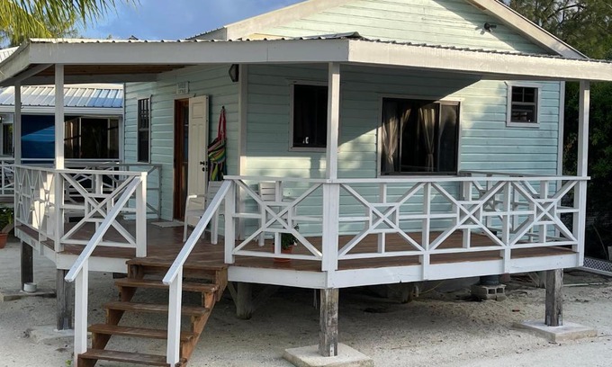 Caye Caulker House | Hidden Treasure Vacation Home Blue Bay Cottage