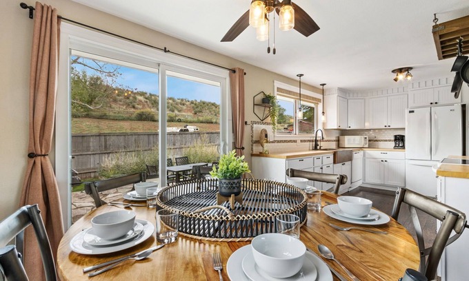 Loveland House | Hidden Valley Retreat Quiet Escape w/Mtn Views!