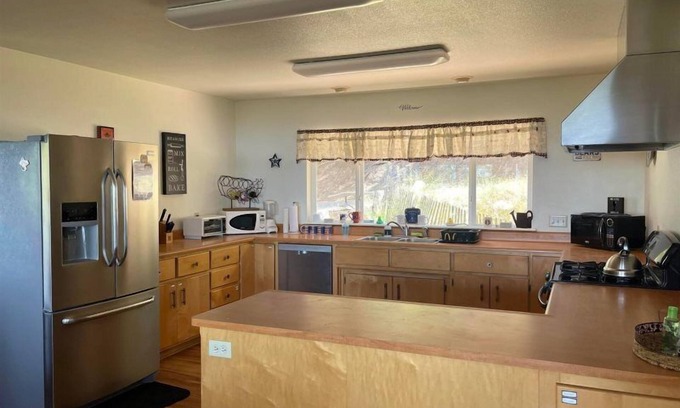Twain Harte House | Hidden Views A: 3 BR, 2.5 BA Duplex in Twain Harte, Sleeps 12