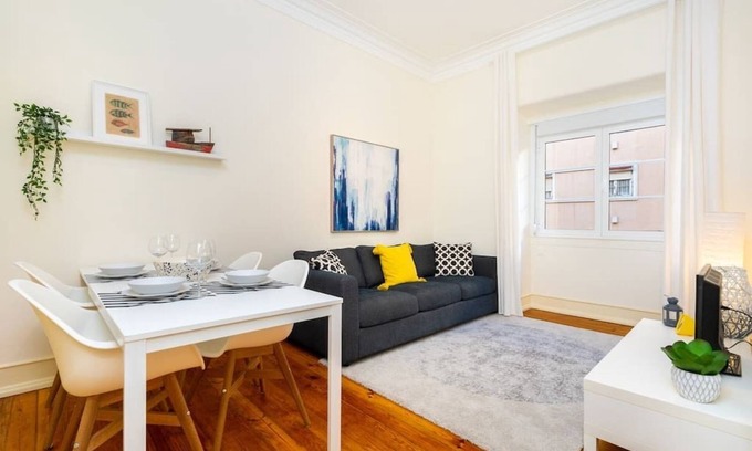 Alto do Pina Apartment | Hideaway Family Apartment | Prime Location | Wi-Fi