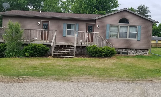 Wabasha County House | Hideaway in the Millville Valley