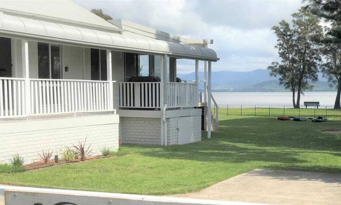 Primbee House | Hideaway Lake
