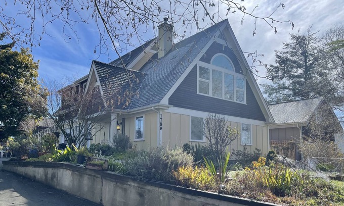 McKinleyville House | Hideaway on a Hill, close to everything.