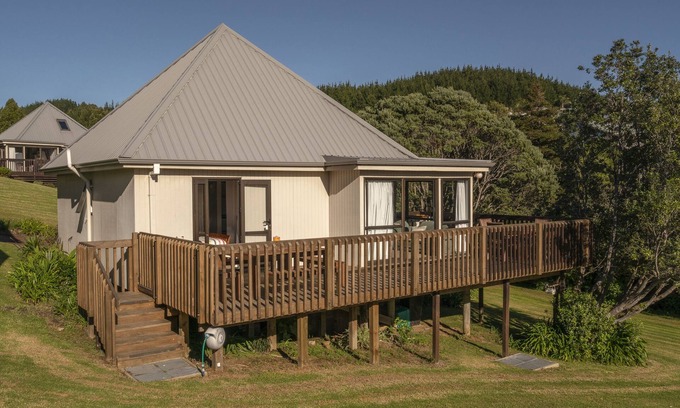 Onemana Cottage | Hideaway - Onemana Holiday Chalet