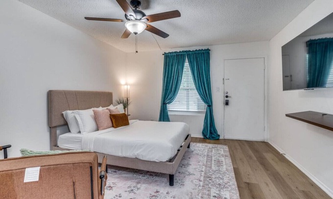 Hyde Park Apartment | Hideaway Studio - Austin