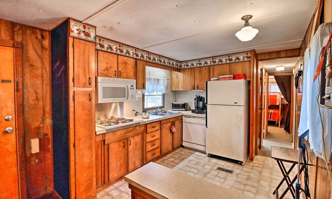 Higden House | Higden Hideaway on Lake: Pets & ATVs Allowed!