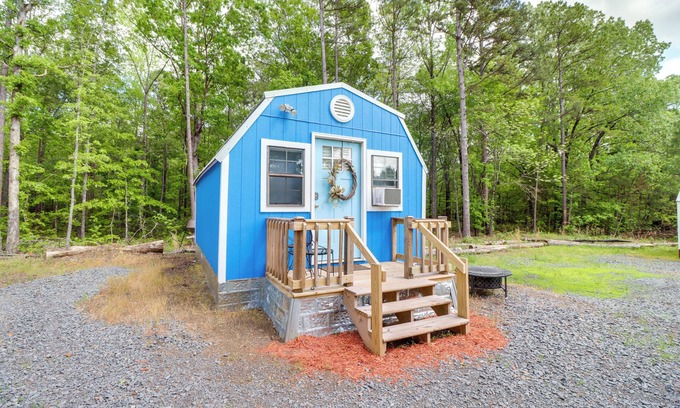 Higden Apartment | Higden Studio w/Shared Patio, Yard Games, Grills!