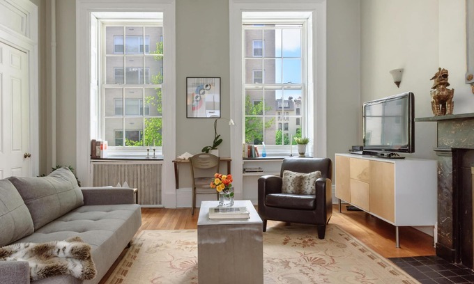 Greenwich Village Apartment | High Ceilings, Washer and Drier and lots of Light in unit