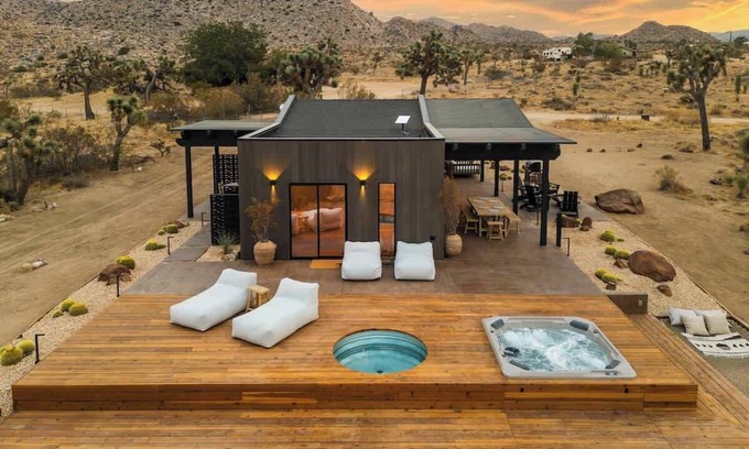 Yucca Valley House | High-Design Serene Escape, 10-Acres, Views, Hot Tub, Soaking Pool · Shadow House